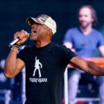 Despite delay, Darius Rucker delivers a country music spectacle on his “Songs of Summer” tour